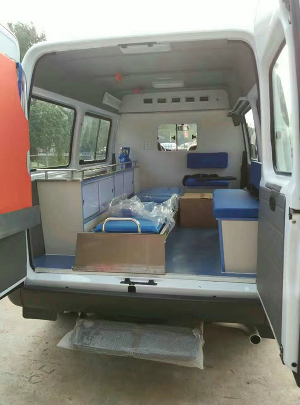 新全順監(jiān)護(hù)型救護(hù)車|福特新全順救護(hù)車|福特新全順短軸救護(hù)車 新全順監(jiān)護(hù)型救護(hù)車|福特新全順救護(hù)車|福特新全順短軸救護(hù)車