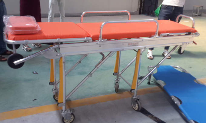 福特V348長軸超人高頂監(jiān)護型救護車 福特V348長軸超人高頂監(jiān)護型救護車